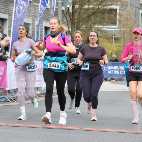 12.04.2026 - 45. Internationalen Wilhelmsburger Insellauf Strokosch-Dieckow http://msf.ph/oto/9460392 12.04.2026 13:19:27 Ziel 4020, 5849, 4639, 3809, 4660, 2174 meine-sportfotos.de