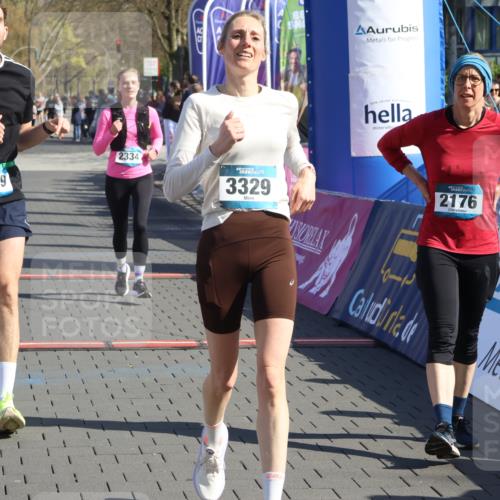 12.04.2026 - 45. Internationalen Wilhelmsburger Insellauf Strokosch-Dieckow http://msf.ph/oto/9460404 12.04.2026 10:50:20 Ziel 2054, 3329, 3459 meine-sportfotos.de