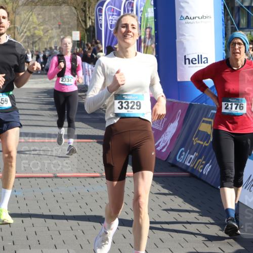 12.04.2026 - 45. Internationalen Wilhelmsburger Insellauf Strokosch-Dieckow http://msf.ph/oto/9460412 12.04.2026 10:50:20 Ziel 2054, 3329, 3459 meine-sportfotos.de