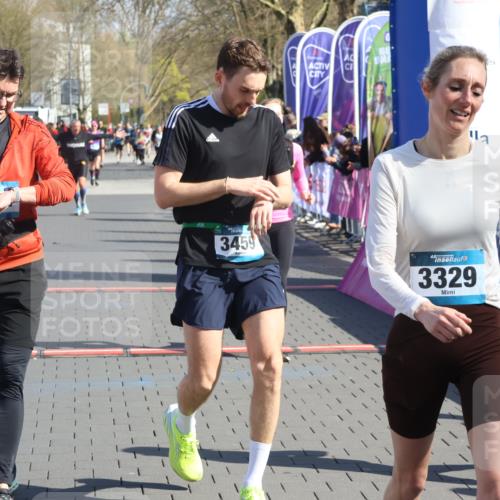 12.04.2026 - 45. Internationalen Wilhelmsburger Insellauf Strokosch-Dieckow http://msf.ph/oto/9460416 12.04.2026 10:50:21 Ziel 3329, 3459 meine-sportfotos.de