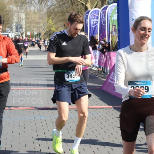 12.04.2026 - 45. Internationalen Wilhelmsburger Insellauf Strokosch-Dieckow http://msf.ph/oto/9460422 12.04.2026 10:50:21 Ziel 3329, 3459 meine-sportfotos.de