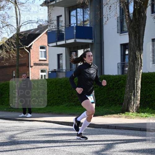 12.04.2026 - 45. Internationalen Wilhelmsburger Insellauf J. Mangold http://msf.ph/oto/9460458 12.04.2026 10:42:55 Ziel 2724, 2500, 3021, 5751, 5794, 3779, 5840, 2406, 4377, 3086, 3227, 4974, 5705, 2189, 5697, 2813, 4931, 3565, 5337, 2102, 2656, 2104, 5407, 5286, 2039, 2039, 3486, 4428 meine-sportfotos.de