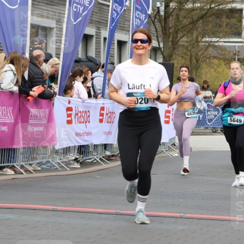 12.04.2026 - 45. Internationalen Wilhelmsburger Insellauf Strokosch-Dieckow http://msf.ph/oto/9460460 12.04.2026 13:19:24 Ziel 2061, 4020, 5849, 4639, 3809, 4660 meine-sportfotos.de