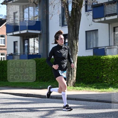 12.04.2026 - 45. Internationalen Wilhelmsburger Insellauf J. Mangold http://msf.ph/oto/9460463 12.04.2026 10:42:55 Ziel 2724, 2500, 3021, 5751, 5794, 3779, 5840, 2406, 4377, 3086, 3227, 4974, 5705, 2189, 5697, 2813, 4931, 3565, 5337, 2102, 2656, 2104, 5407, 5286, 2039, 2039, 3486, 4428 meine-sportfotos.de