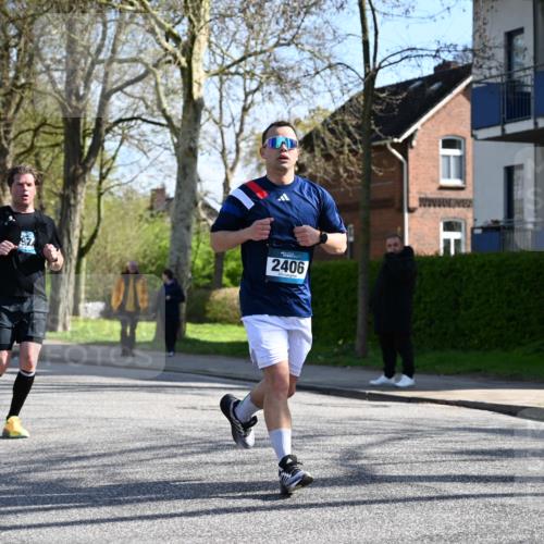 12.04.2026 - 45. Internationalen Wilhelmsburger Insellauf J. Mangold http://msf.ph/oto/9460481 12.04.2026 10:42:58 Ziel 2724, 2500, 3021, 5751, 5794, 3779, 5840, 2406, 4377, 3086, 3227, 4974, 5705, 2189, 5697, 2813, 4931, 3565, 3565, 5337, 2102, 2656, 2104, 5407, 5286, 2039, 3486, 4428, 3022 meine-sportfotos.de