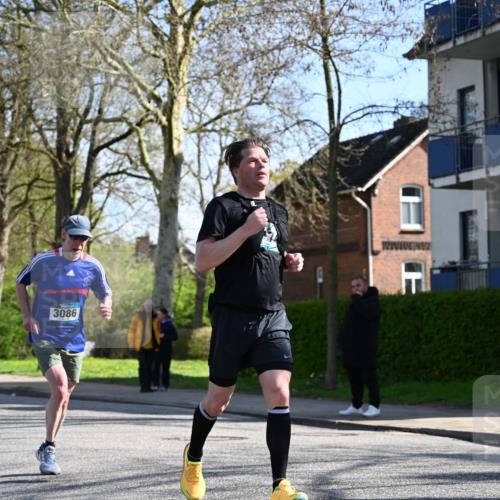 12.04.2026 - 45. Internationalen Wilhelmsburger Insellauf J. Mangold http://msf.ph/oto/9460492 12.04.2026 10:42:59 Ziel 2724, 2500, 3021, 5751, 5794, 3779, 5840, 2406, 4377, 3086, 3227, 4974, 5705, 2189, 5697, 2813, 4931, 3565, 5337, 2102, 2656, 2104, 5337, 2102, 2656, 2104, 5407, 5286, 2039, 3486, 4428, 3022, 4349 meine-sportfotos.de