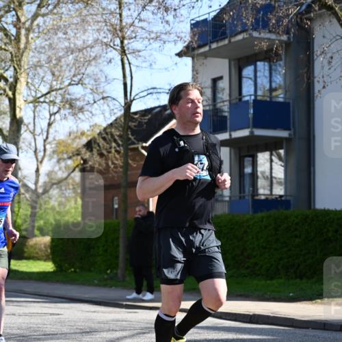 12.04.2026 - 45. Internationalen Wilhelmsburger Insellauf J. Mangold http://msf.ph/oto/9460503 12.04.2026 10:43:00 Ziel 2500, 3021, 5751, 5794, 3779, 5840, 2406, 4377, 3086, 3227, 4974, 5705, 2189, 5697, 2813, 4931, 3565, 5337, 2102, 2656, 2104, 5407, 5286, 2039, 3486, 4428, 3022, 4349 meine-sportfotos.de