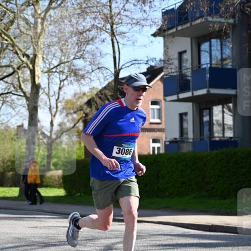 12.04.2026 - 45. Internationalen Wilhelmsburger Insellauf J. Mangold http://msf.ph/oto/9460509 12.04.2026 10:43:01 Ziel 3021, 5751, 5794, 3779, 5840, 2406, 4377, 3086, 3227, 4974, 5705, 2189, 5697, 2813, 4931, 3565, 5337, 2102, 2656, 2104, 5407, 5286, 2039, 3486, 4428, 3022, 4349 meine-sportfotos.de