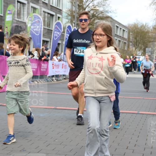 12.04.2026 - 45. Internationalen Wilhelmsburger Insellauf Strokosch-Dieckow http://msf.ph/oto/9460516 12.04.2026 13:19:19 Ziel 2572, 3587, 4734, 2061 meine-sportfotos.de