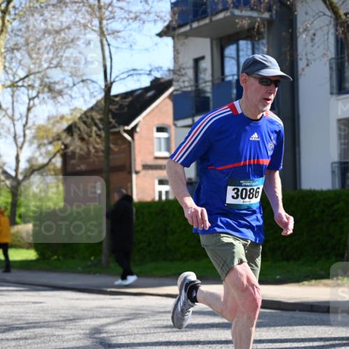 12.04.2026 - 45. Internationalen Wilhelmsburger Insellauf J. Mangold http://msf.ph/oto/9460517 12.04.2026 10:43:01 Ziel 3021, 5751, 5794, 3779, 5840, 2406, 4377, 3086, 3227, 4974, 5705, 2189, 5697, 2813, 4931, 3565, 5337, 2102, 2656, 2104, 5407, 5286, 2039, 3486, 4428, 3022, 4349 meine-sportfotos.de