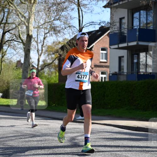 12.04.2026 - 45. Internationalen Wilhelmsburger Insellauf J. Mangold http://msf.ph/oto/9460521 12.04.2026 10:43:02 Ziel 5751, 5794, 3779, 5840, 2406, 4377, 3086, 3227, 4974, 5705, 2189, 5697, 2813, 4931, 3565, 5337, 2102, 2656, 2104, 5407, 5286, 2039, 3486, 4428, 3022, 4349 meine-sportfotos.de