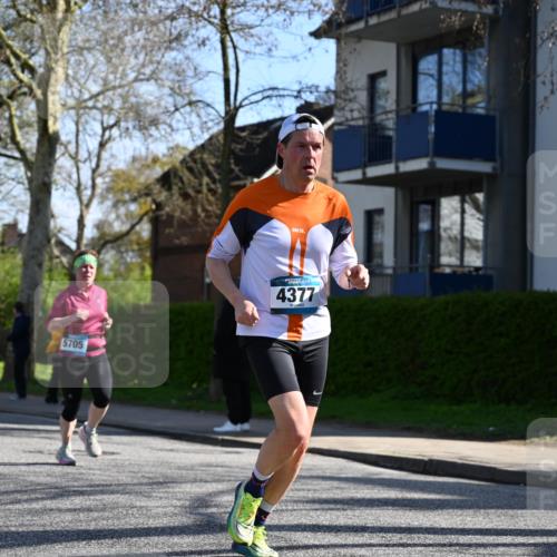 12.04.2026 - 45. Internationalen Wilhelmsburger Insellauf J. Mangold http://msf.ph/oto/9460524 12.04.2026 10:43:02 Ziel 5751, 5794, 3779, 5840, 2406, 4377, 3086, 3227, 4974, 5705, 2189, 5697, 2813, 4931, 3565, 5337, 2102, 2656, 2104, 5407, 5286, 2039, 3486, 4428, 3022, 4349 meine-sportfotos.de
