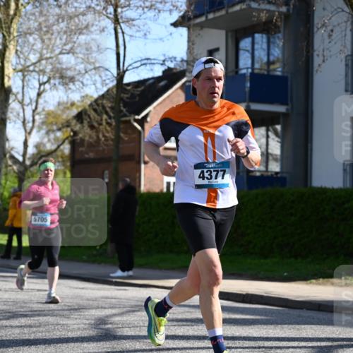 12.04.2026 - 45. Internationalen Wilhelmsburger Insellauf J. Mangold http://msf.ph/oto/9460527 12.04.2026 10:43:02 Ziel 5751, 5794, 3779, 5840, 2406, 4377, 3086, 3227, 4974, 5705, 2189, 5697, 2813, 4931, 3565, 5337, 2102, 2656, 2104, 5407, 5286, 2039, 3486, 4428, 3022, 4349 meine-sportfotos.de