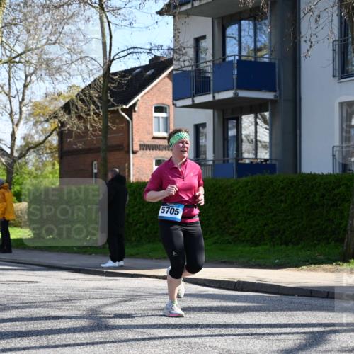 12.04.2026 - 45. Internationalen Wilhelmsburger Insellauf J. Mangold http://msf.ph/oto/9460534 12.04.2026 10:43:03 Ziel 5751, 5794, 3779, 5840, 2406, 4377, 3086, 3227, 4974, 5705, 2189, 5697, 2813, 4931, 3565, 5337, 2102, 2656, 2104, 5407, 5286, 2039, 3486, 4428, 3022, 4349 meine-sportfotos.de