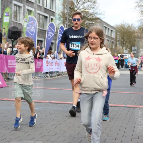 12.04.2026 - 45. Internationalen Wilhelmsburger Insellauf Strokosch-Dieckow http://msf.ph/oto/9460536 12.04.2026 13:19:18 Ziel 3524, 2572, 3587, 4734, 2061 meine-sportfotos.de