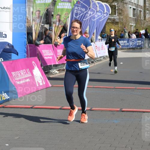12.04.2026 - 45. Internationalen Wilhelmsburger Insellauf Strokosch-Dieckow http://msf.ph/oto/9460543 12.04.2026 11:07:58 Ziel 3967, 4856, 3295 meine-sportfotos.de