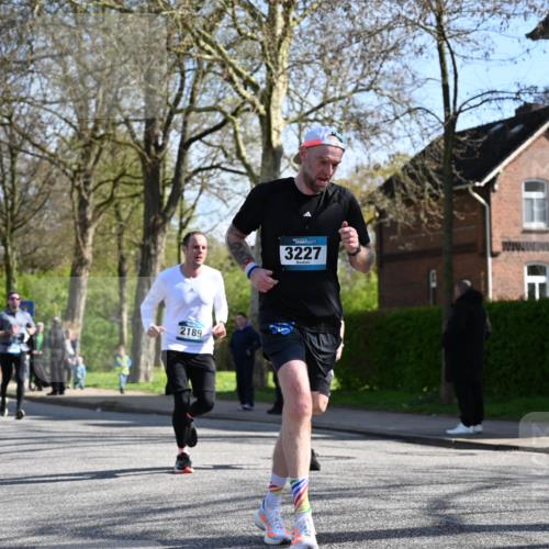 12.04.2026 - 45. Internationalen Wilhelmsburger Insellauf J. Mangold http://msf.ph/oto/9460553 12.04.2026 10:43:05 Ziel 3779, 5840, 2406, 4377, 3086, 3227, 4974, 5705, 2189, 5697, 2813, 4931, 3565, 5337, 2102, 2656, 2104, 5407, 5286, 2039, 3486, 4428, 3022, 4349 meine-sportfotos.de