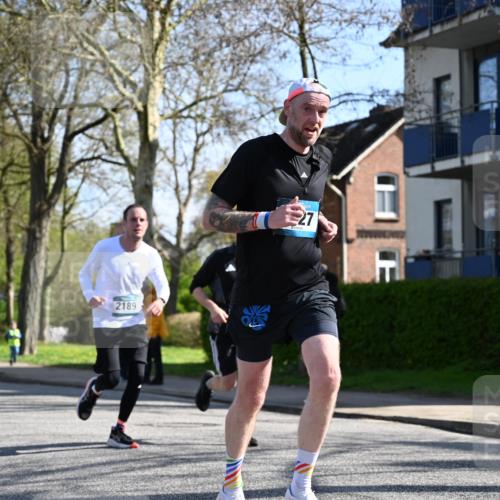 12.04.2026 - 45. Internationalen Wilhelmsburger Insellauf J. Mangold http://msf.ph/oto/9460557 12.04.2026 10:43:06 Ziel 3779, 5840, 2406, 4377, 3086, 3227, 4974, 5705, 2189, 5697, 2813, 4931, 3565, 5337, 2102, 2656, 2104, 5407, 5286, 2039, 3486, 4428, 3022, 4349 meine-sportfotos.de