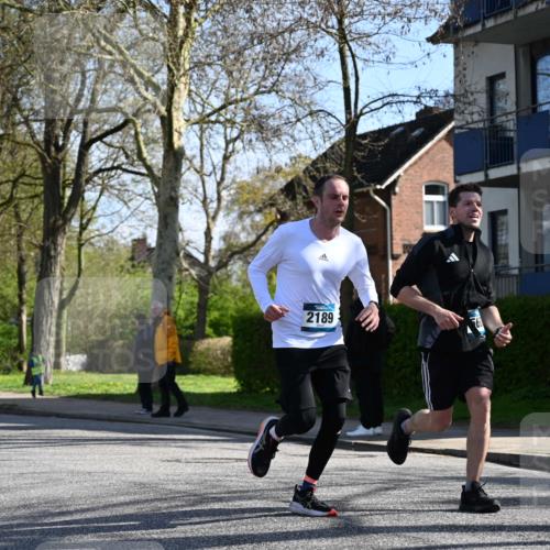 12.04.2026 - 45. Internationalen Wilhelmsburger Insellauf J. Mangold http://msf.ph/oto/9460565 12.04.2026 10:43:06 Ziel 3779, 5840, 2406, 4377, 3086, 3227, 4974, 5705, 2189, 5697, 2813, 4931, 3565, 5337, 2102, 2656, 2104, 5407, 5286, 2039, 3486, 4428, 3022, 4349 meine-sportfotos.de