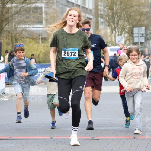 12.04.2026 - 45. Internationalen Wilhelmsburger Insellauf Strokosch-Dieckow http://msf.ph/oto/9460582 12.04.2026 13:19:15 Ziel 3524, 2572, 3587, 4734 meine-sportfotos.de