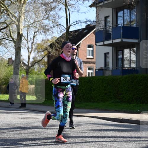 12.04.2026 - 45. Internationalen Wilhelmsburger Insellauf J. Mangold http://msf.ph/oto/9460592 12.04.2026 10:43:10 Ziel 5840, 2406, 4377, 3086, 3227, 4974, 5705, 2189, 5697, 2813, 4931, 3565, 5337, 2102, 2656, 2104, 5407, 5286, 2039, 3486, 4428, 3022, 4349 meine-sportfotos.de