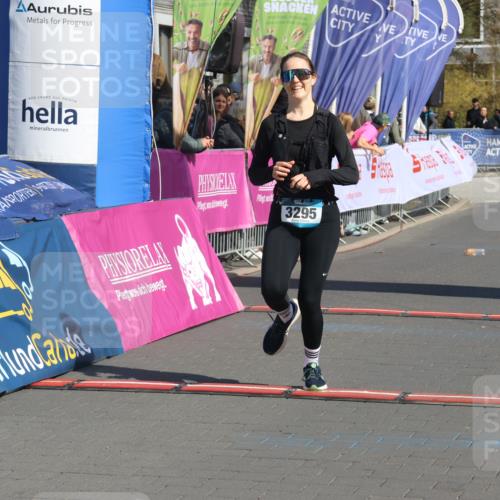 12.04.2026 - 45. Internationalen Wilhelmsburger Insellauf Strokosch-Dieckow http://msf.ph/oto/9460602 12.04.2026 11:08:01 Ziel 4856, 3295 meine-sportfotos.de
