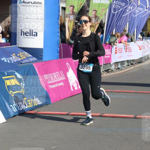 12.04.2026 - 45. Internationalen Wilhelmsburger Insellauf Strokosch-Dieckow http://msf.ph/oto/9460628 12.04.2026 11:08:01 Ziel 4856, 3295 meine-sportfotos.de