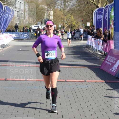 12.04.2026 - 45. Internationalen Wilhelmsburger Insellauf Strokosch-Dieckow http://msf.ph/oto/9460633 12.04.2026 10:50:30 Ziel 4855, 4929 meine-sportfotos.de