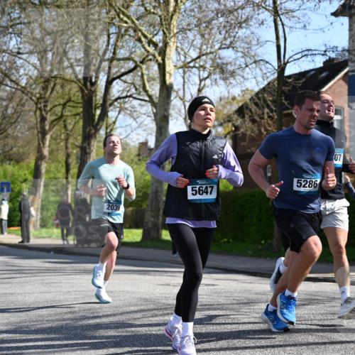 12.04.2026 - 45. Internationalen Wilhelmsburger Insellauf J. Mangold http://msf.ph/oto/9460659 12.04.2026 10:43:17 Ziel 5705, 2189, 5697, 2813, 4931, 3565, 5337, 2102, 2656, 2104, 5407, 5286, 2039, 3486, 4428, 3022, 4349, 2065, 3345, 2073 meine-sportfotos.de