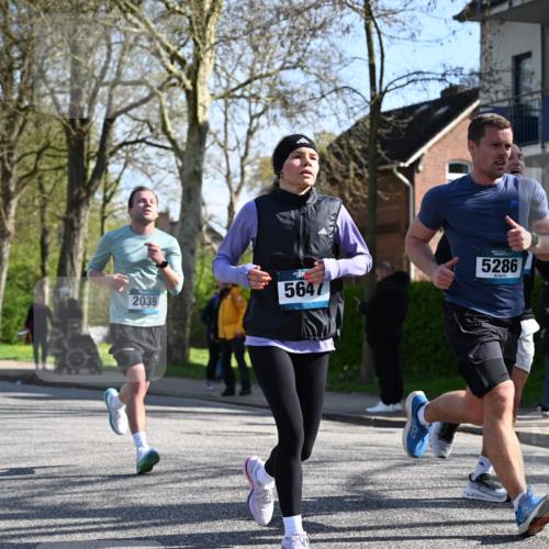 12.04.2026 - 45. Internationalen Wilhelmsburger Insellauf J. Mangold http://msf.ph/oto/9460663 12.04.2026 10:43:18 Ziel 2189, 5697, 2813, 4931, 3565, 5337, 2102, 2656, 2104, 5407, 5286, 2039, 3486, 4428, 3022, 4349, 2065, 3345, 2073 meine-sportfotos.de
