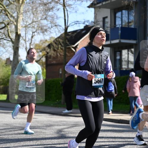 12.04.2026 - 45. Internationalen Wilhelmsburger Insellauf J. Mangold http://msf.ph/oto/9460668 12.04.2026 10:43:18 Ziel 2189, 5697, 2813, 4931, 3565, 5337, 2102, 2656, 2104, 5407, 5286, 2039, 3486, 4428, 3022, 4349, 2065, 3345, 2073 meine-sportfotos.de