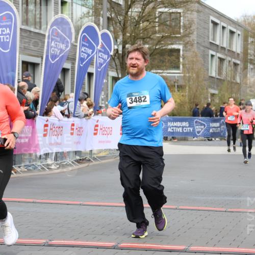 12.04.2026 - 45. Internationalen Wilhelmsburger Insellauf Strokosch-Dieckow http://msf.ph/oto/9460669 12.04.2026 13:19:08 Ziel 4626, 2019, 3940, 3482 meine-sportfotos.de