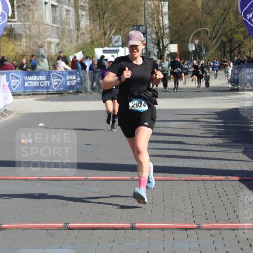 12.04.2026 - 45. Internationalen Wilhelmsburger Insellauf Strokosch-Dieckow http://msf.ph/oto/9460670 12.04.2026 11:08:08 Ziel 2924 meine-sportfotos.de