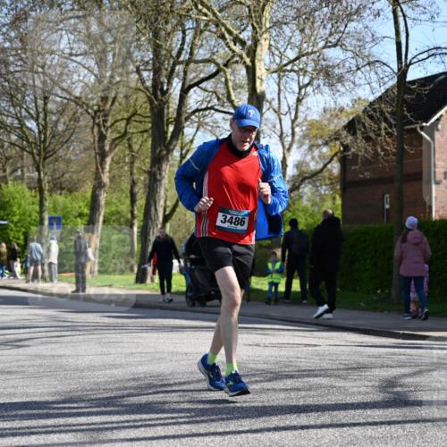 12.04.2026 - 45. Internationalen Wilhelmsburger Insellauf J. Mangold http://msf.ph/oto/9460677 12.04.2026 10:43:27 Ziel 5407, 5286, 2039, 3486, 4428, 3022, 4349, 2065, 3345, 2073, 2073, 4829, 4062, 5824 meine-sportfotos.de