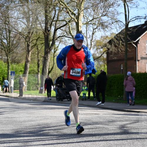12.04.2026 - 45. Internationalen Wilhelmsburger Insellauf J. Mangold http://msf.ph/oto/9460679 12.04.2026 10:43:27 Ziel 5407, 5286, 2039, 3486, 4428, 3022, 4349, 2065, 3345, 2073, 2073, 4829, 4062, 5824 meine-sportfotos.de