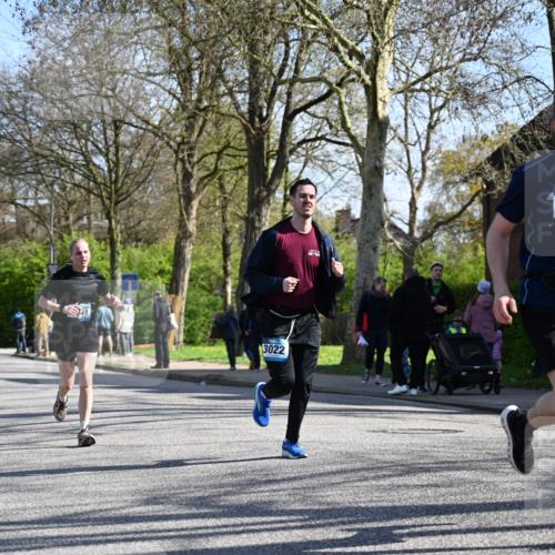 12.04.2026 - 45. Internationalen Wilhelmsburger Insellauf J. Mangold http://msf.ph/oto/9460702 12.04.2026 10:43:33 Ziel 3486, 4428, 3022, 4349, 2065, 3345, 2073, 4829, 4062, 5824, 3356 meine-sportfotos.de