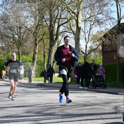 12.04.2026 - 45. Internationalen Wilhelmsburger Insellauf J. Mangold http://msf.ph/oto/9460704 12.04.2026 10:43:33 Ziel 3486, 4428, 3022, 4349, 2065, 3345, 2073, 4829, 4062, 5824, 3356 meine-sportfotos.de