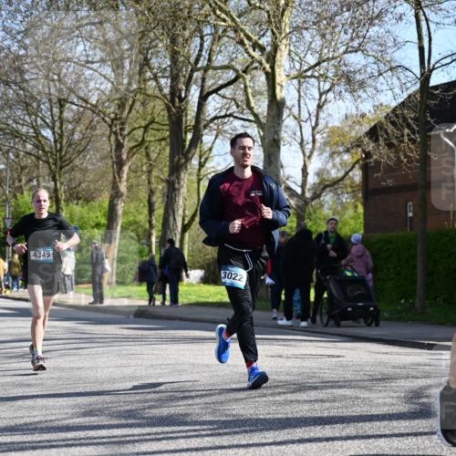 12.04.2026 - 45. Internationalen Wilhelmsburger Insellauf J. Mangold http://msf.ph/oto/9460707 12.04.2026 10:43:33 Ziel 3486, 4428, 3022, 4349, 2065, 3345, 2073, 4829, 4062, 5824, 3356 meine-sportfotos.de