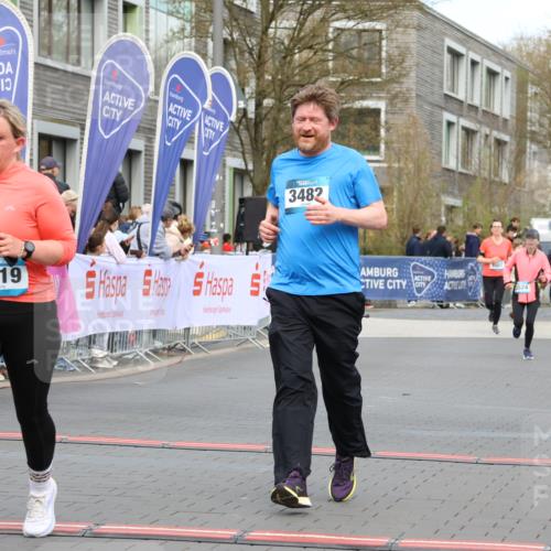 12.04.2026 - 45. Internationalen Wilhelmsburger Insellauf Strokosch-Dieckow http://msf.ph/oto/9460709 12.04.2026 13:19:08 Ziel 4626, 2019, 3940, 3482 meine-sportfotos.de