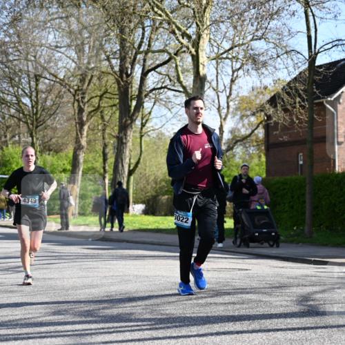 12.04.2026 - 45. Internationalen Wilhelmsburger Insellauf J. Mangold http://msf.ph/oto/9460710 12.04.2026 10:43:33 Ziel 3486, 4428, 3022, 4349, 2065, 3345, 2073, 4829, 4062, 5824, 3356 meine-sportfotos.de