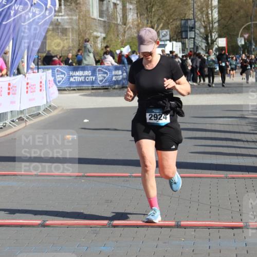 12.04.2026 - 45. Internationalen Wilhelmsburger Insellauf Strokosch-Dieckow http://msf.ph/oto/9460718 12.04.2026 11:08:09 Ziel 2924 meine-sportfotos.de