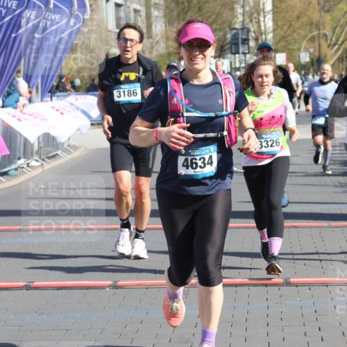 12.04.2026 - 45. Internationalen Wilhelmsburger Insellauf Strokosch-Dieckow http://msf.ph/oto/9460744 12.04.2026 10:50:37 Ziel 4634, 3186, 3326, 3556, 3228, 5041, 5033, 4435 meine-sportfotos.de