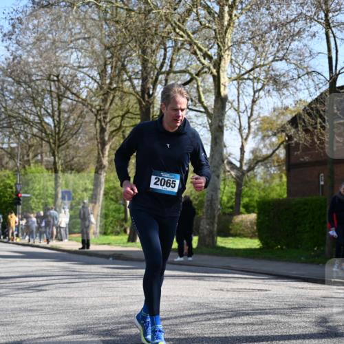12.04.2026 - 45. Internationalen Wilhelmsburger Insellauf J. Mangold http://msf.ph/oto/9460747 12.04.2026 10:43:42 Ziel 4428, 3022, 4349, 2065, 3345, 2073, 4829, 4062, 5824, 3356, 5766, 5775 meine-sportfotos.de