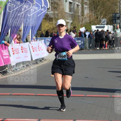 12.04.2026 - 45. Internationalen Wilhelmsburger Insellauf Strokosch-Dieckow http://msf.ph/oto/9460752 12.04.2026 11:08:13 Ziel 2924, 2660 meine-sportfotos.de