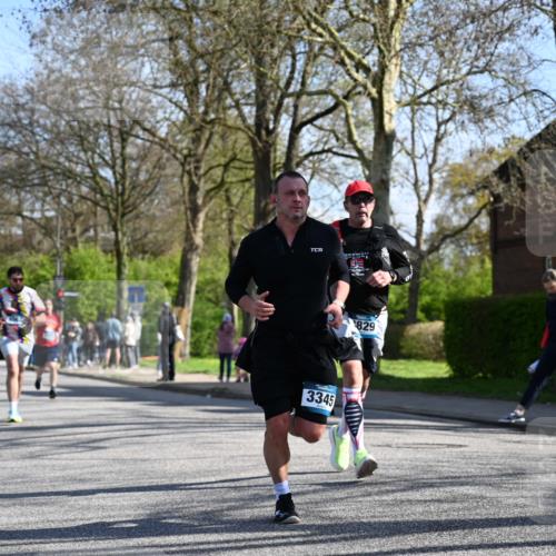 12.04.2026 - 45. Internationalen Wilhelmsburger Insellauf J. Mangold http://msf.ph/oto/9460754 12.04.2026 10:43:53 Ziel 2065, 3345, 2073, 4829, 4062, 5824, 3356, 5766, 5775, 3662, 2911, 4934, 2940 meine-sportfotos.de