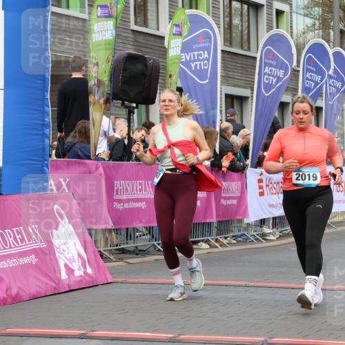 12.04.2026 - 45. Internationalen Wilhelmsburger Insellauf Strokosch-Dieckow http://msf.ph/oto/9460755 12.04.2026 13:19:07 Ziel 4626, 2019, 3940, 3482 meine-sportfotos.de