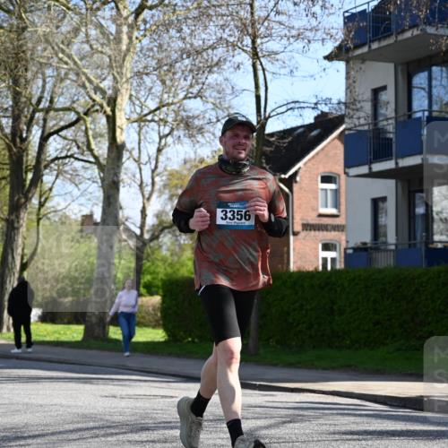 12.04.2026 - 45. Internationalen Wilhelmsburger Insellauf J. Mangold http://msf.ph/oto/9460809 12.04.2026 10:44:05 Ziel 4829, 4062, 5824, 3356, 5766, 5775, 3662, 2911, 4934, 2940, 4815, 4758, 5009, 4906, 5805, 2920 meine-sportfotos.de