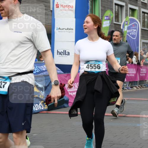 12.04.2026 - 45. Internationalen Wilhelmsburger Insellauf Strokosch-Dieckow http://msf.ph/oto/9460815 12.04.2026 13:19:05 Ziel 4556, 4626, 2019, 3940, 3482 meine-sportfotos.de