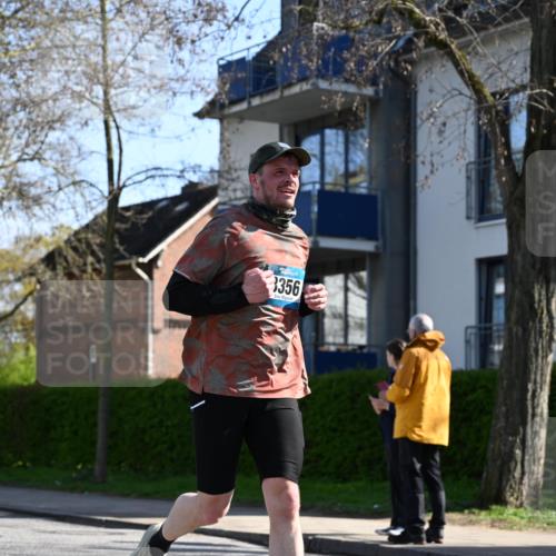 12.04.2026 - 45. Internationalen Wilhelmsburger Insellauf J. Mangold http://msf.ph/oto/9460816 12.04.2026 10:44:05 Ziel 4829, 4062, 5824, 3356, 5766, 5775, 3662, 2911, 4934, 2940, 4815, 4758, 5009, 4906, 5805, 2920 meine-sportfotos.de