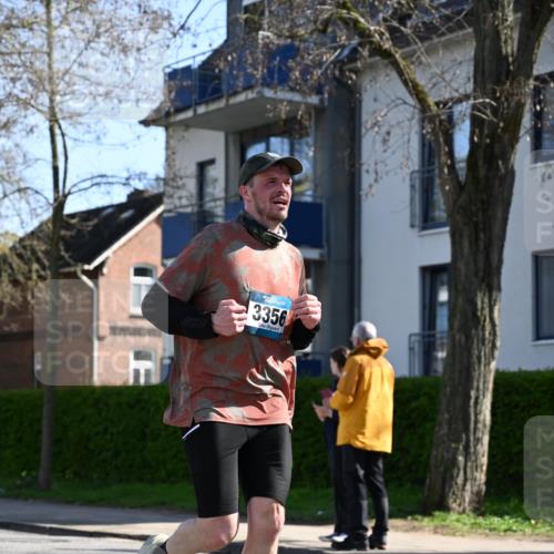 12.04.2026 - 45. Internationalen Wilhelmsburger Insellauf J. Mangold http://msf.ph/oto/9460818 12.04.2026 10:44:06 Ziel 4829, 4062, 5824, 3356, 5766, 5775, 3662, 2911, 4934, 2940, 4815, 4758, 5009, 4815, 4758, 5009, 4906, 5805, 2920 meine-sportfotos.de